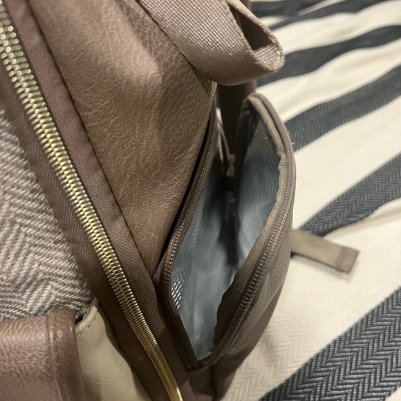 SOLD Ritzy Large Diaper Bag - Picture 5 of 8